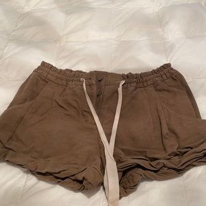Aritzia Wilfred Shorts